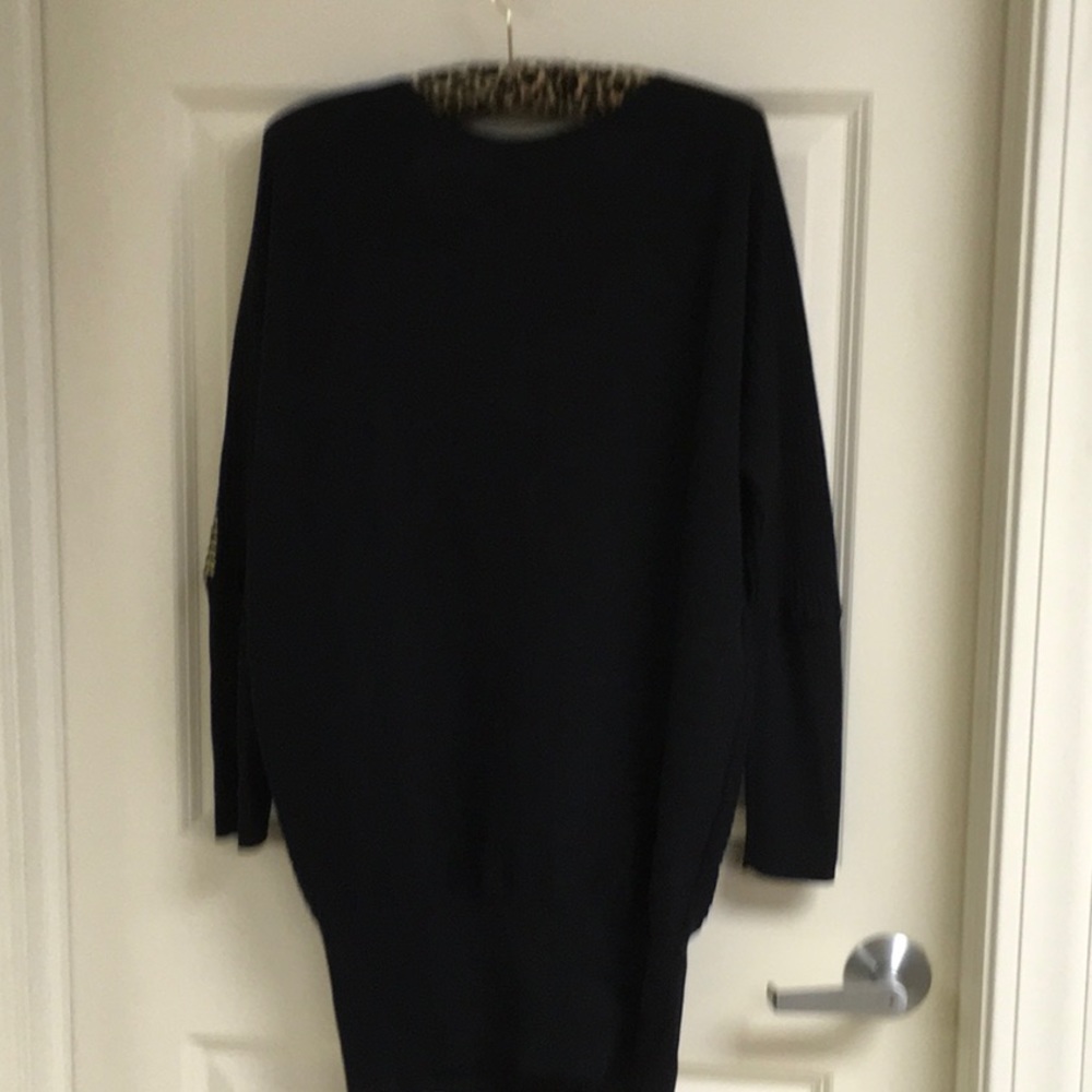 Sweater - Picture 5 of 6